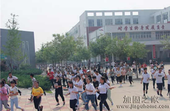 學(xué)校開(kāi)展防震安全演練，引發(fā)學(xué)校建筑抗震加固的思考