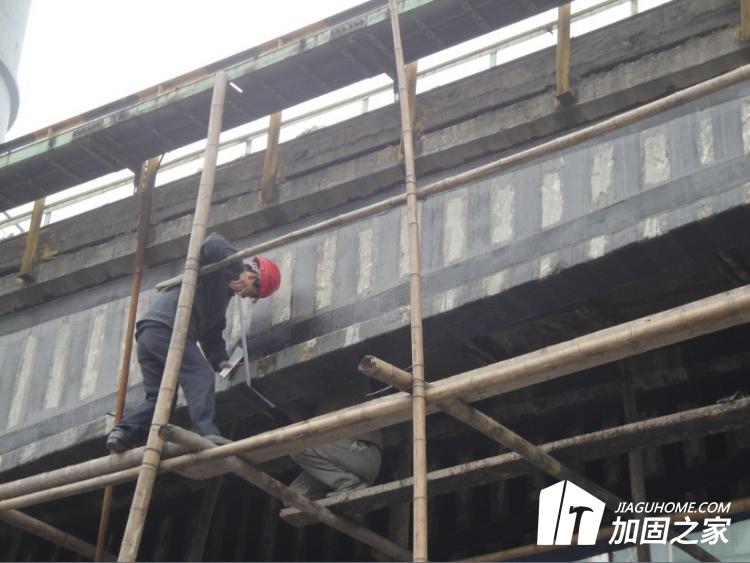 經(jīng)過南昌壇子口立交橋的注意啦！加固施工臨時占用半個車道