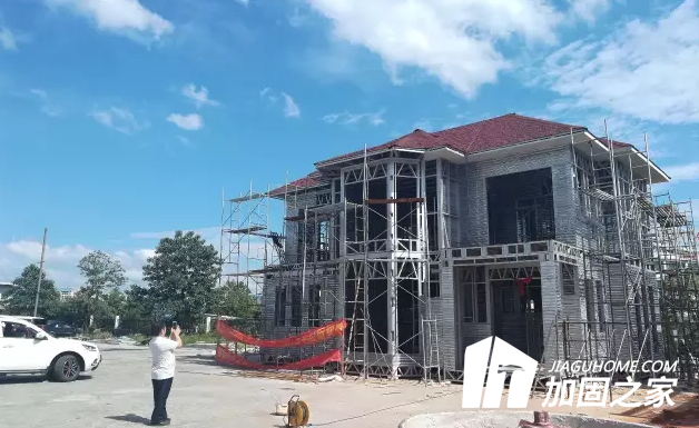 建筑模板師傅表示輕鋼別墅免拆模板要這樣裝！