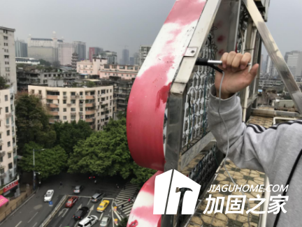 露天廣告牌該做檢測了！