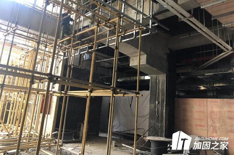 在建筑加固中，原材料有哪幾類?